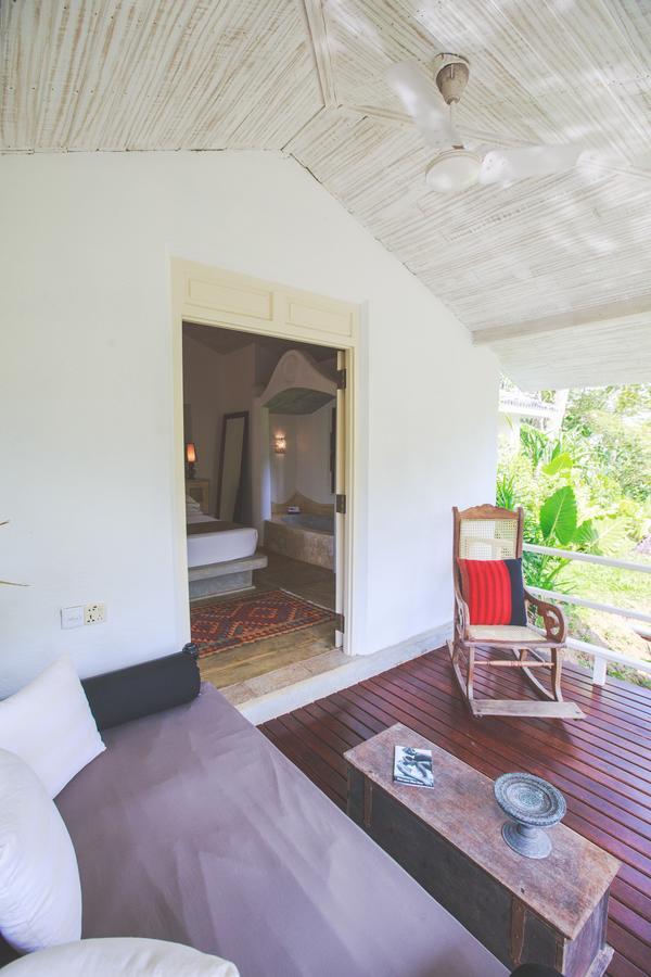 Karmel Villa Thalduwa Island - Five Bedroom Luxury Villa With Private Pool Ahangama Bagian luar foto
