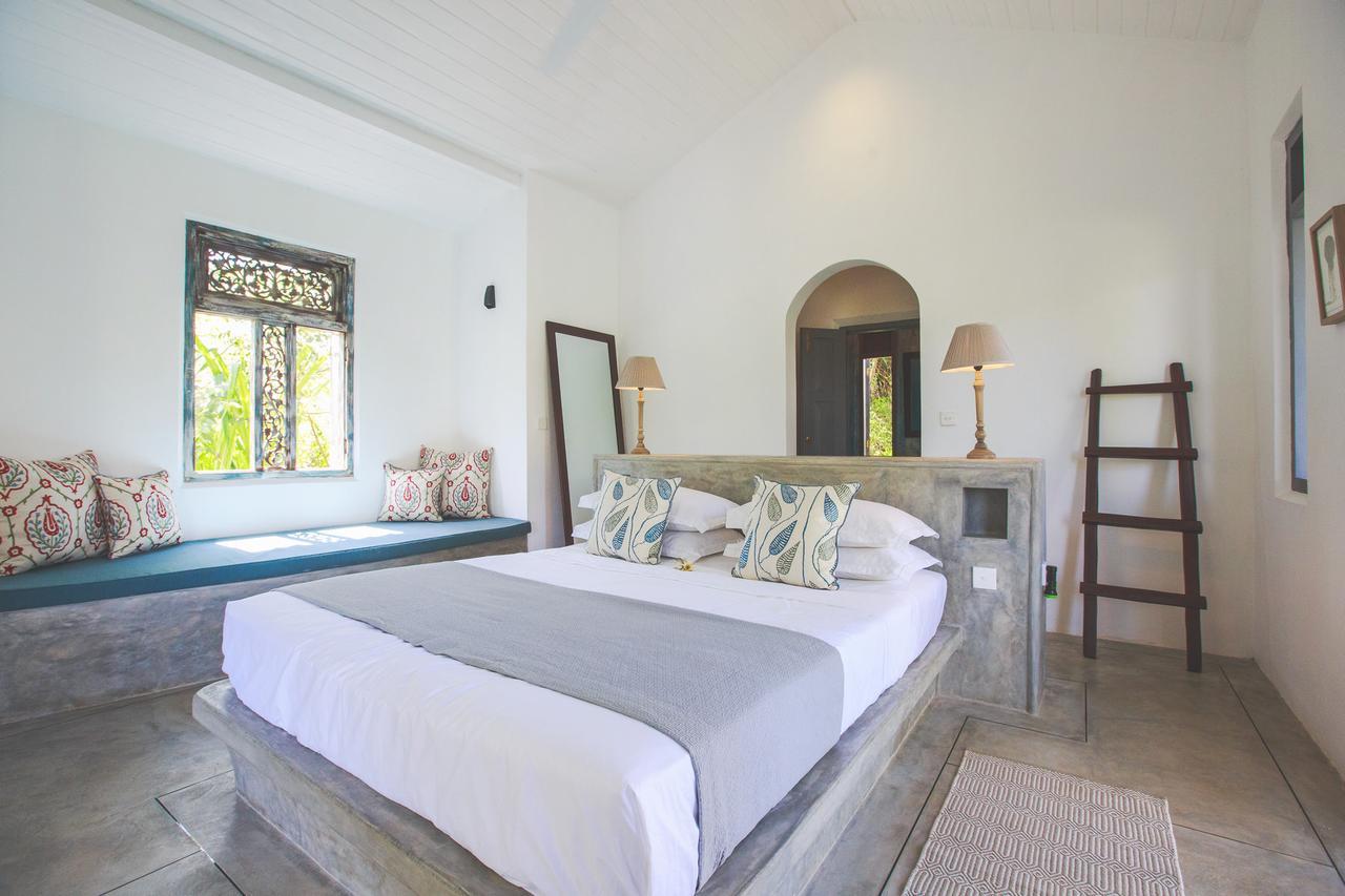 Karmel Villa Thalduwa Island - Five Bedroom Luxury Villa With Private Pool Ahangama Bagian luar foto